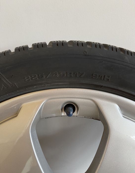 Джанти и 8бр гуми 17" перфектни