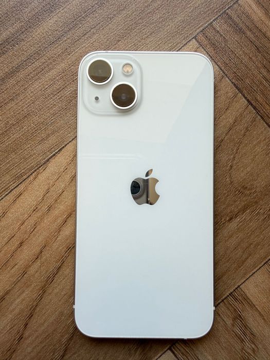 iPhone 13, использовала девушка, без царапин