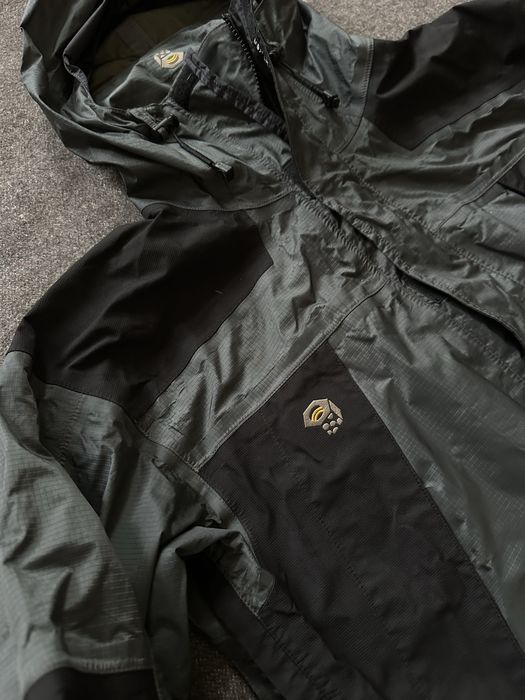 Geaca mountain hardwear gore-tex xcr