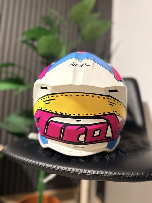 Casca motocross- Airoh Wraaap- editie limitata