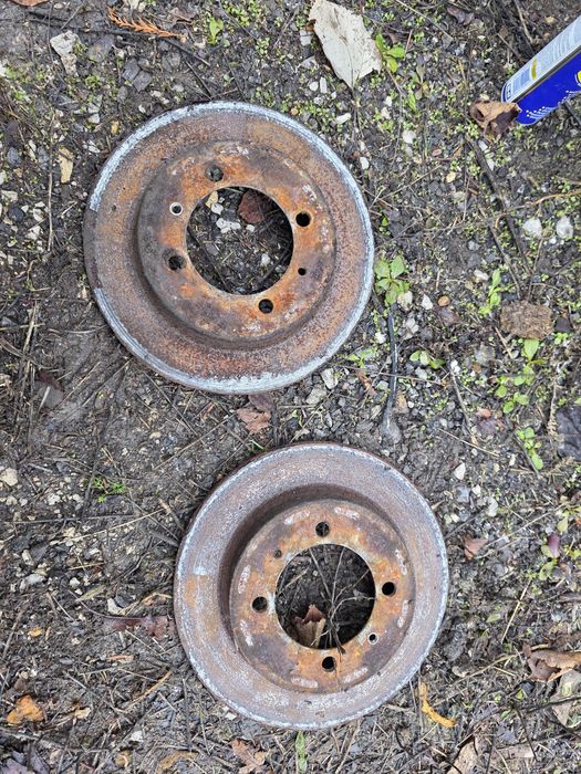 Задни дискове за Mitsubishi Carisma 2004 година