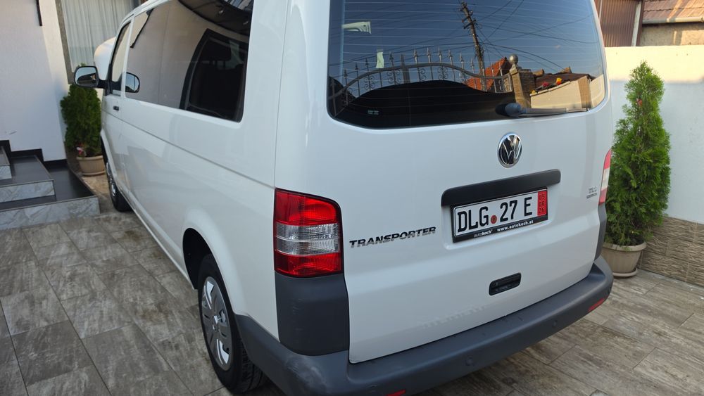 Vw transporter t5 2.0tdi 8+1  locuri varianta lungă
