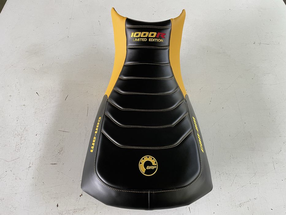 Can-am претапициране на седалки Can-am…….