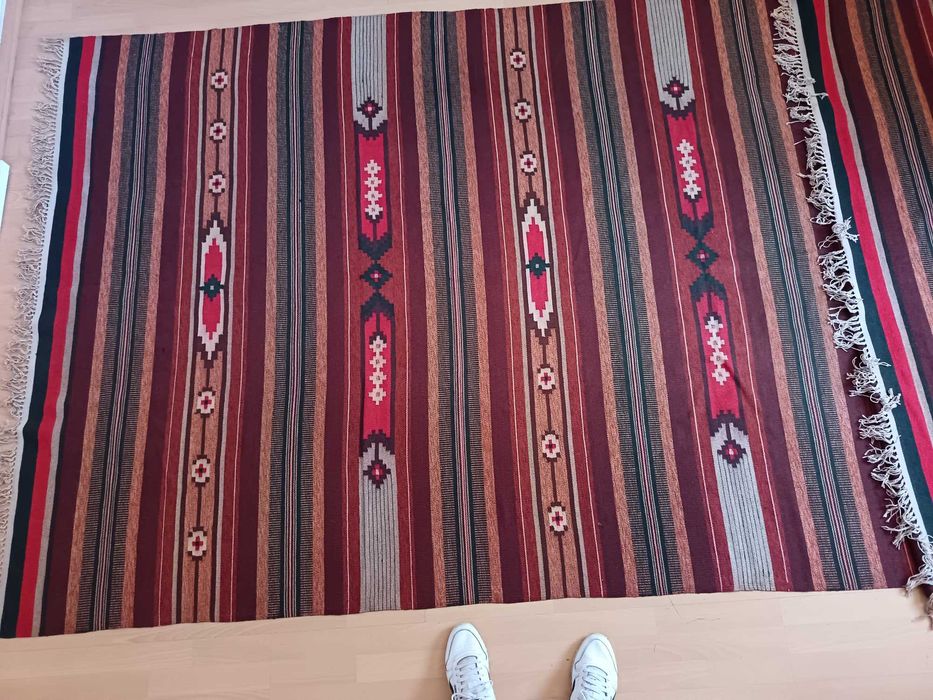 Автентичен чипровски килим