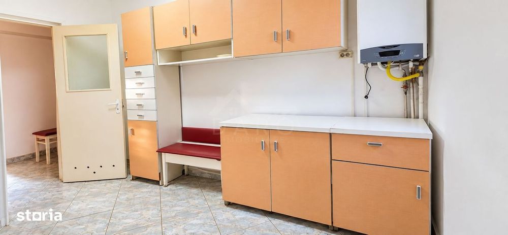 Vând apartament cu trei camere Tudor confort 1
