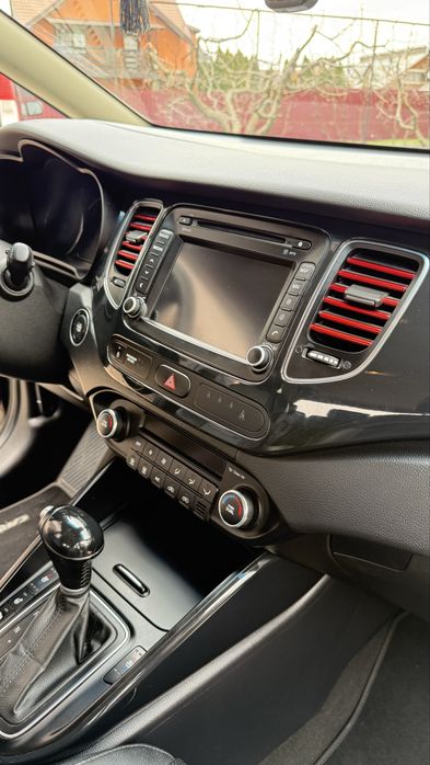 Kia Carens 1.7 CRDi AUTOMATĂ • Piele • Scaune ventilate • Încălzire spate • Full opțiuni rare •Înmatriculată