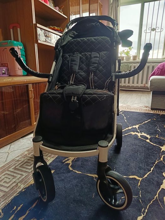 Коляска прогулочная