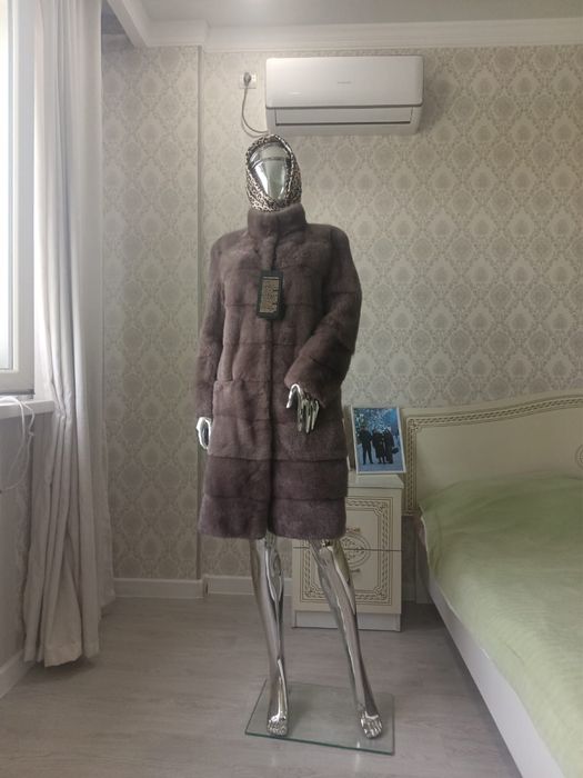 Шикарная шуба мех канада