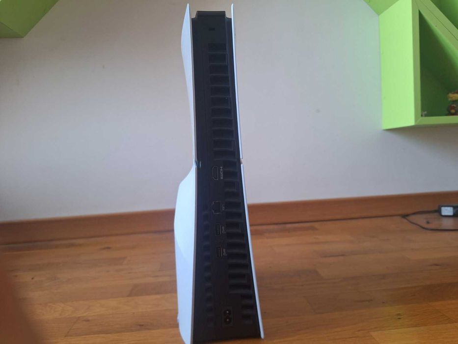 PlayStation 5 Slim disc edition 1TB + оригинален DualSense контролер + игра