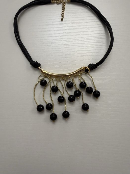 Золотисто-черное колье очень интересного дизайна