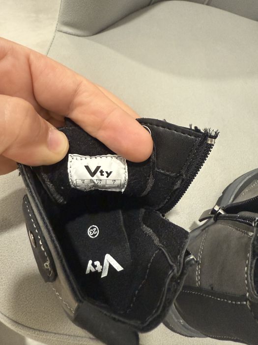 Детские ботинки размер 23