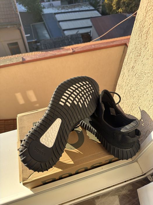 Yeezy 350 Onyx