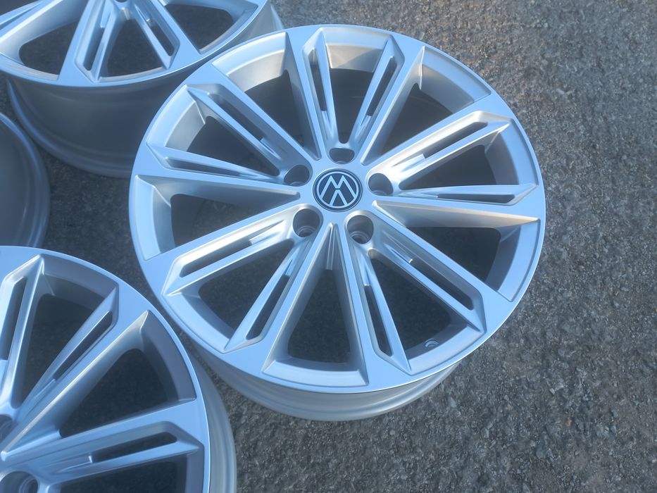 18"Verona 8j et35 Vw Golf Passat Tiguan Touran Caddy T-Roc Seat Skoda Чисто Нови.
