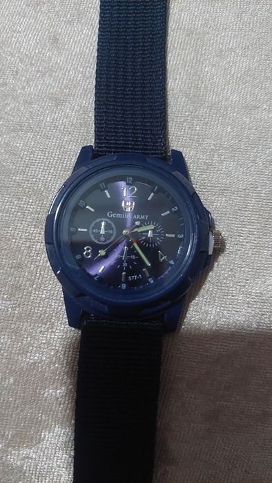 Часы новые наручные