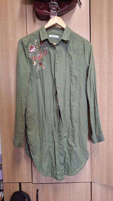 Cămașă lungă verde cu broderie florală
