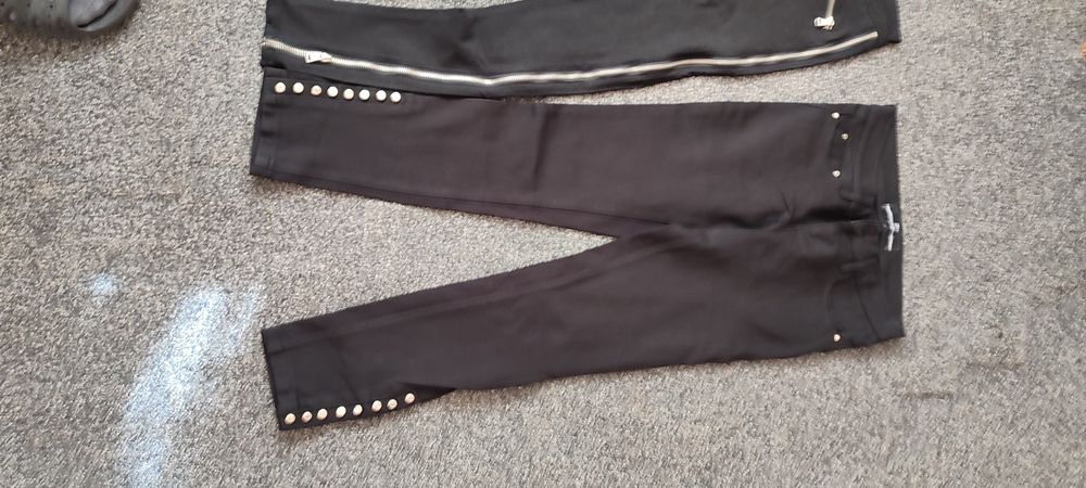 Pantaloni / colanți