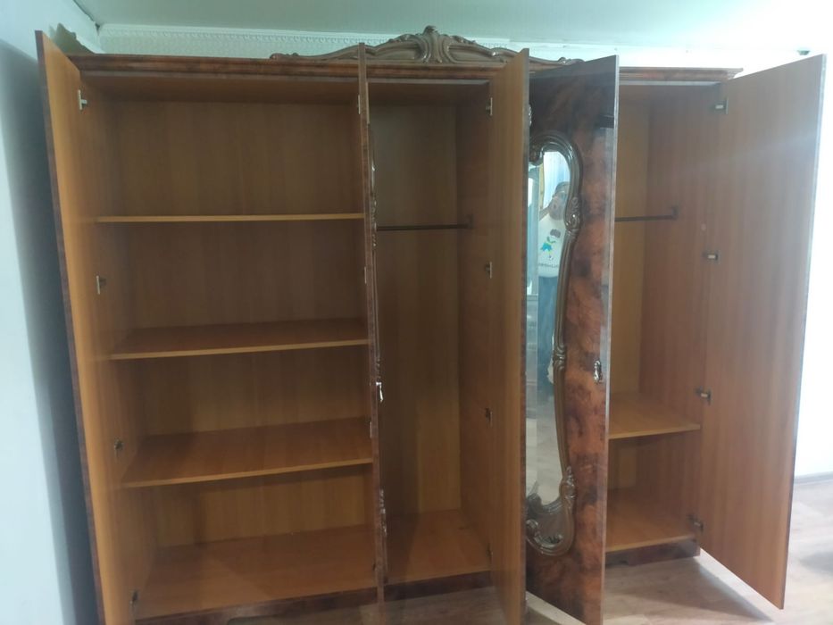 Спальный гарнитур