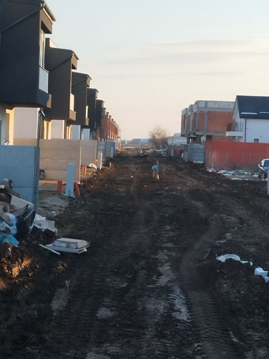 Pământ negru de gradina mraniță săpături fose fundați decopertari