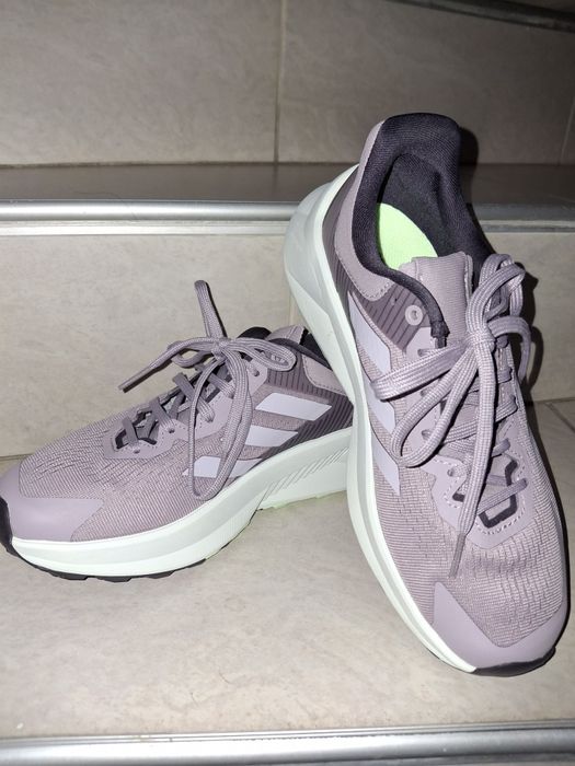 Дамски маратонки adidad