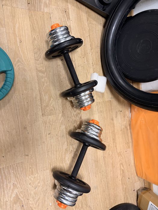 Set gantere reglabile noi 20 kg, 10 kg+10 kg=20 kg. Pret 300 lei