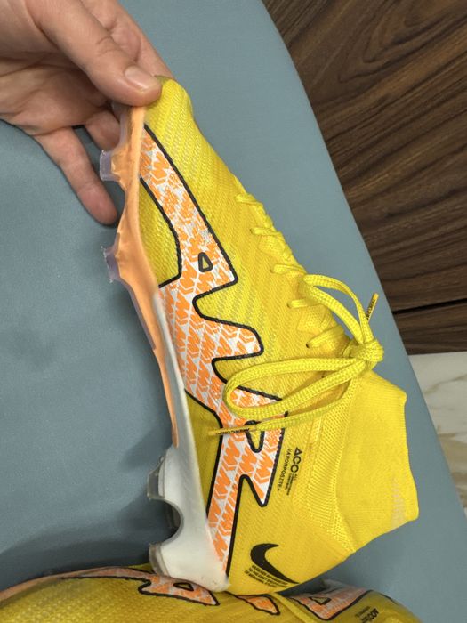 Продам бутсы для футбола