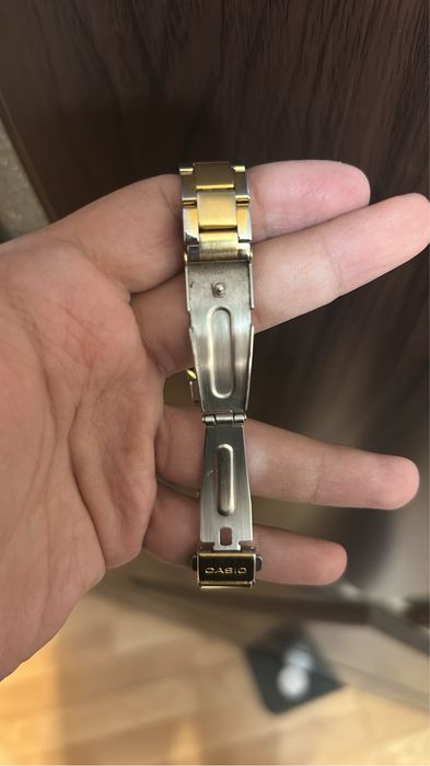 Продава се Аналогов Часовник Casio