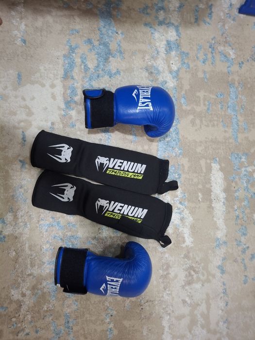 Перчатки с щитками