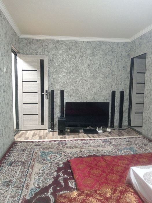 Чирчик шахар 3 м/р 2х Нархи 32.000$ Бош толов ва паспорт бн Ипотека