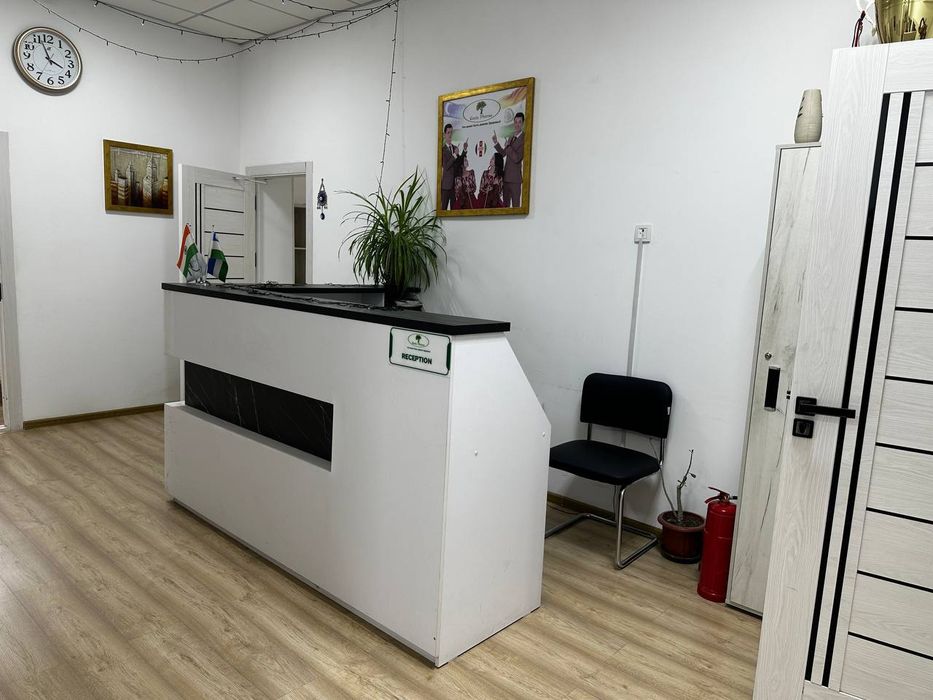Срочно продается евроздание , 1235  кв.м вдоль главной дороги.