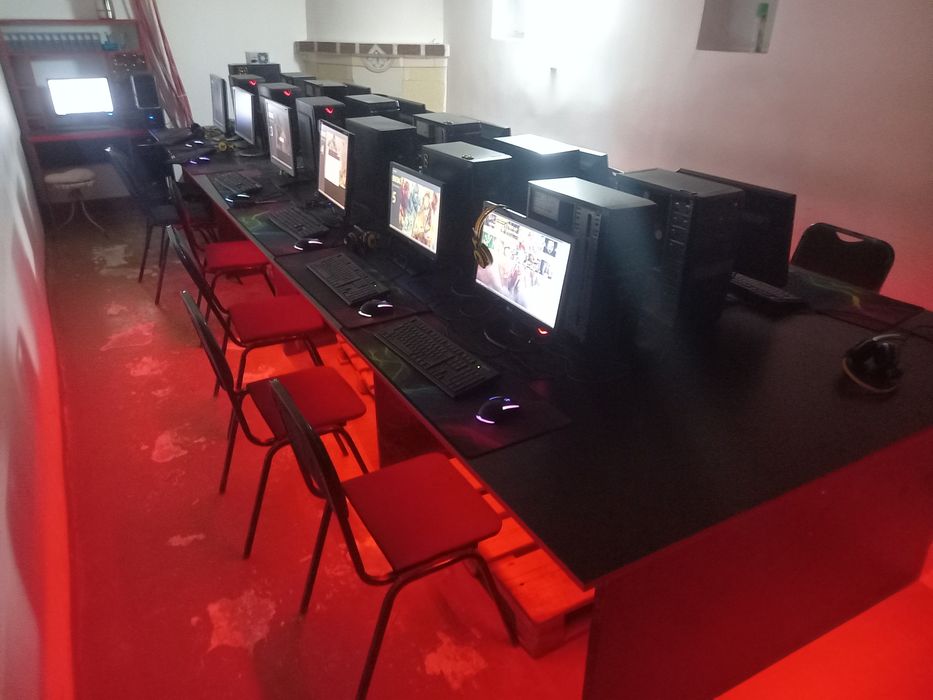 10ta Kompyuter klub uchun kompyuterla