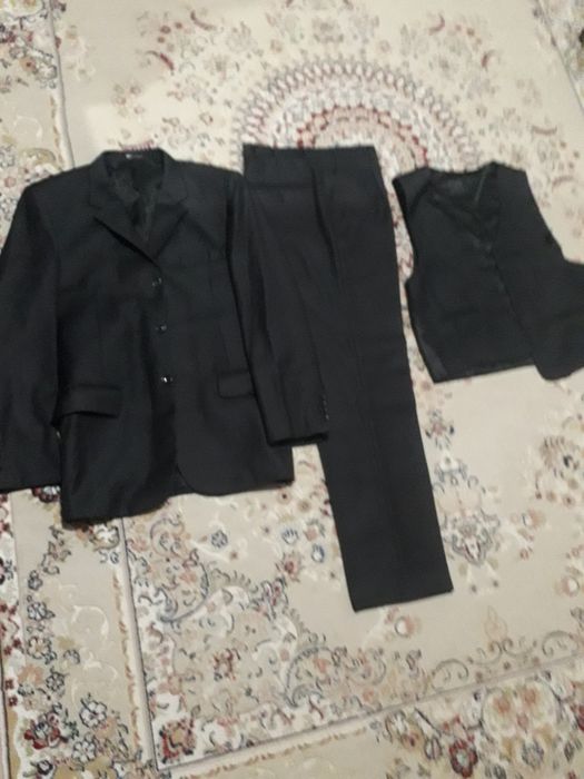 Продам костюм и брюки 12000 теңге