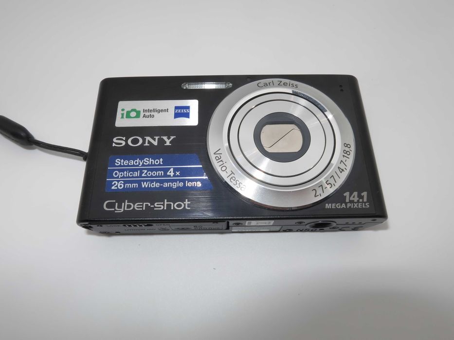 Sony Cyber-shot DSC W320 ултра компактен цифорв фотоапарат черен цвят, супер тънка дигитална камера, отлично състояние, пълен комплект, работи отлично