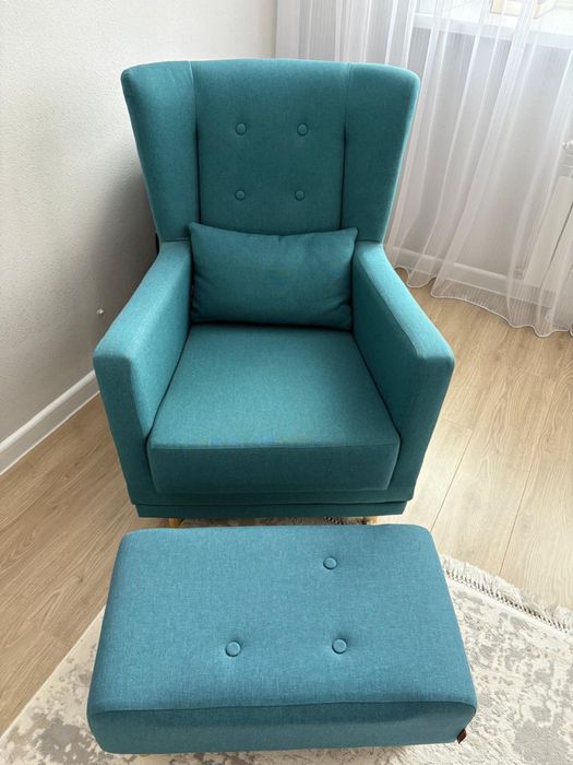 Кресло с пуфиком (стульчиком)