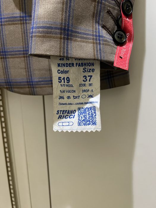 Продам костюм на мальчика новый