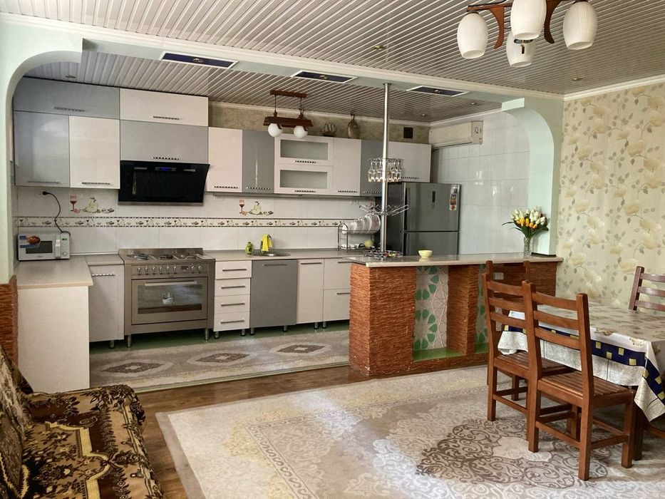 Farxod bozor yaqinida  hovli arendaga beriladi oilaga qizlarga