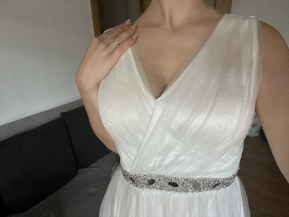 Vand rochie mireasa scurta cu trena