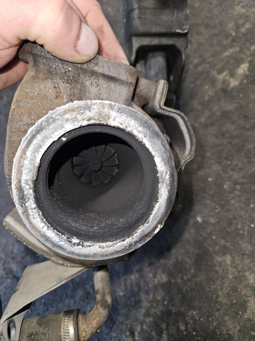 Turbina Bmw e90 n47d20c 177 cp .