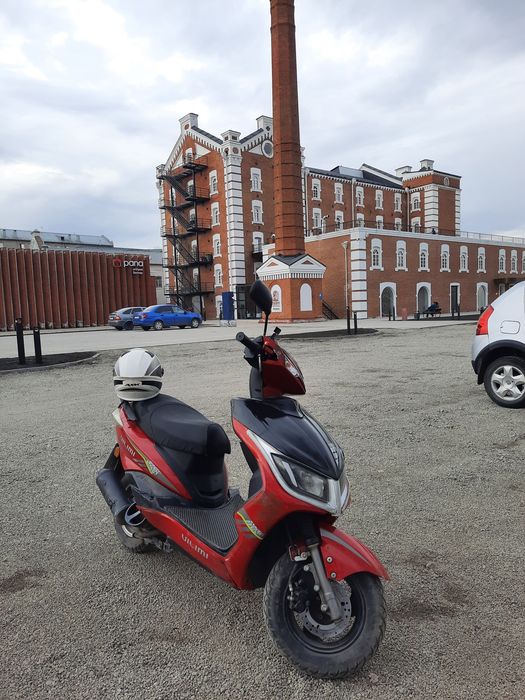 Скутер Viliam m8
