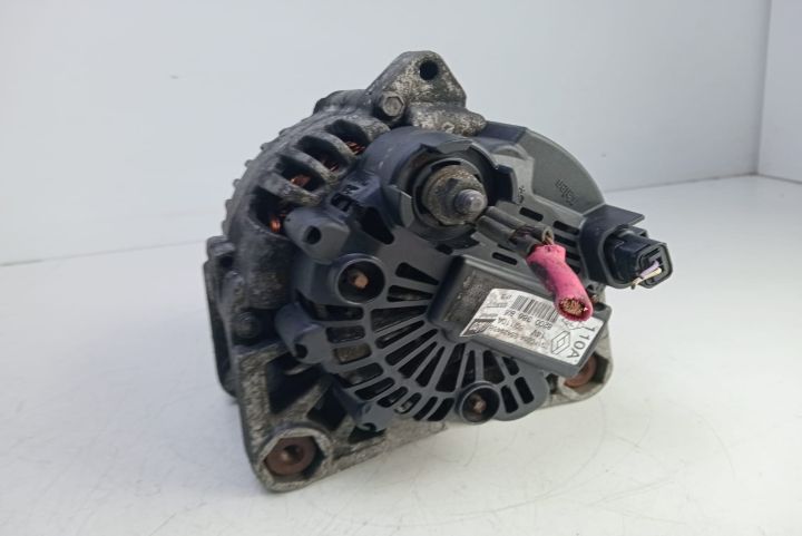 Alternator  110A 8200386806 Renault Megane a 2-a generatie