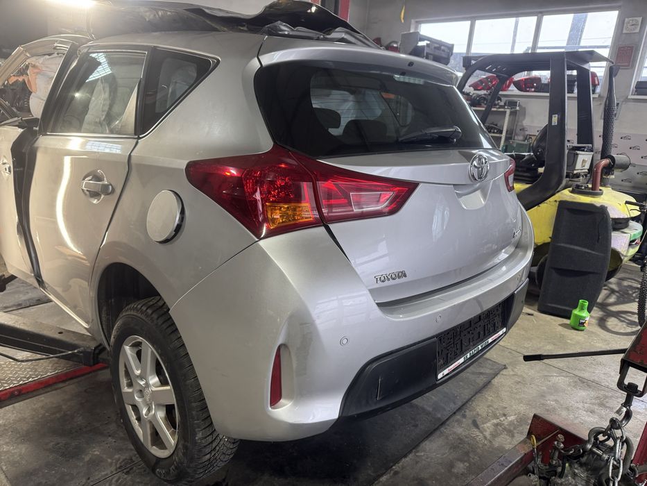 Haion complet cu lunetă  OE Toyota Auris E180 Hatchback 2014 argintiu