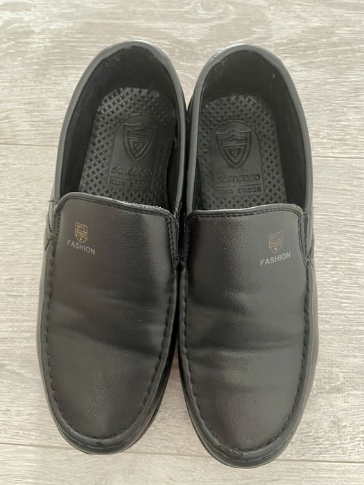 Обувь на мальчика 34-35 размер б/у