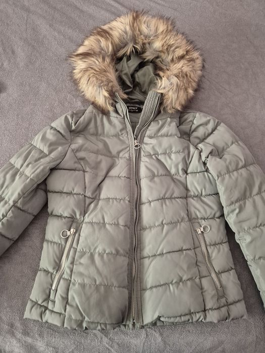 Дамско яке М размер