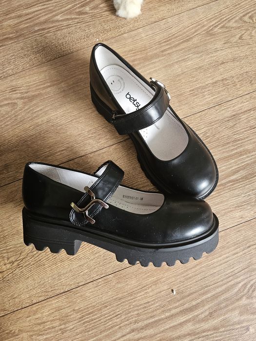 Продам туфли BETSY