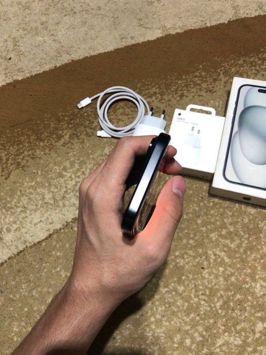 Iphone 15 не вскрввлься все оригинал стоит
