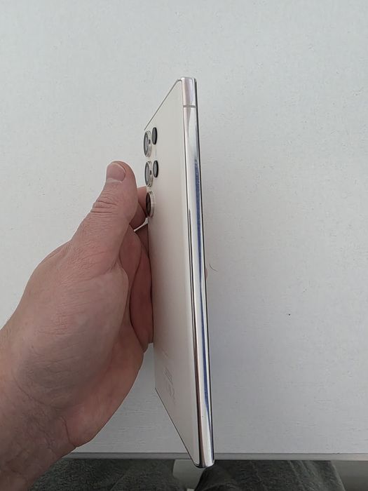 Samsung S23 Ultra 256gb White sticla fisurata