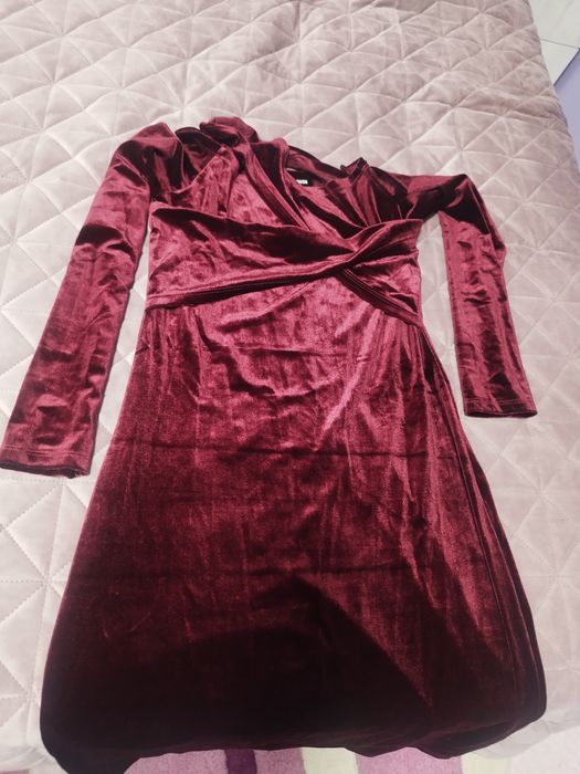 Дрехи- рокли и пола