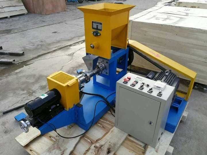 В продаже есть экструдер