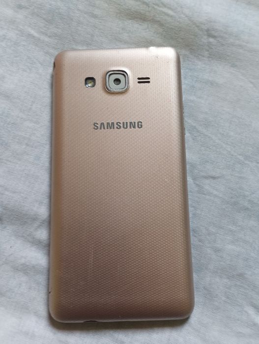 Смартфон Samsung J5 на запчасти.