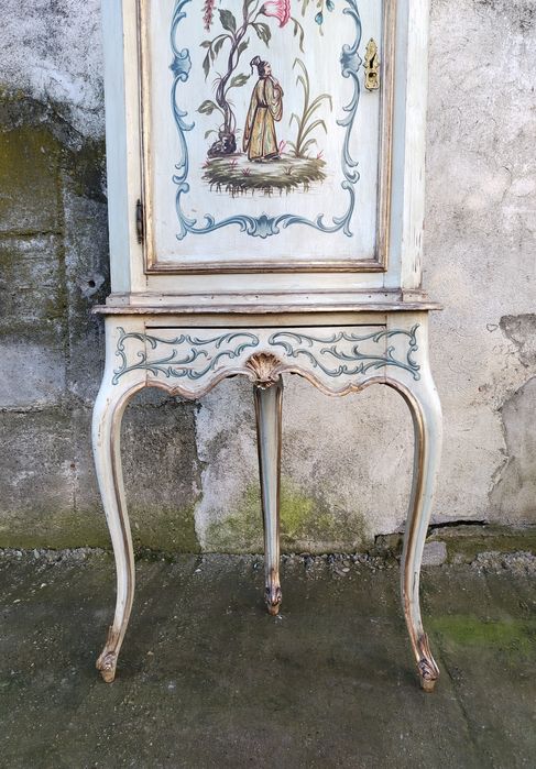 Vitrina de colț veche din lemn /Bufet