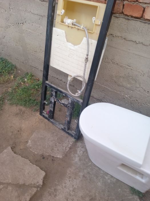 Унитаз настенный продам
